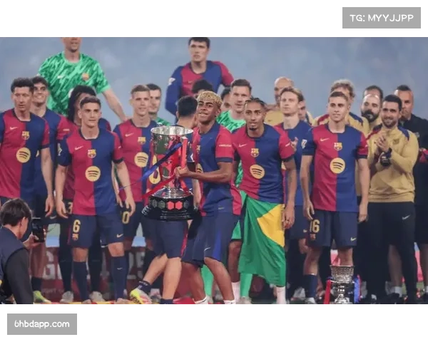 比利亚雷亚尔锋霸阿约泽佩雷斯荣膺西甲萨拉奖彰显进攻实力